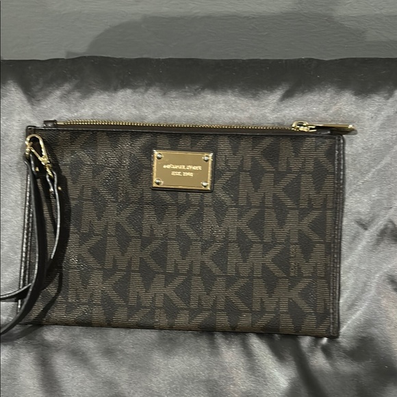 Michael Kors Handbags - Michael Kors Brown Monogram Wristlet